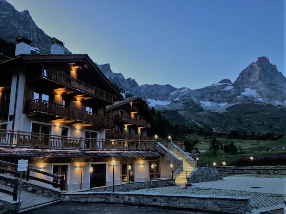 3 Chalets Aparthotel เบรยล์-แชร์วิเนีย ภายนอก รูปภาพ