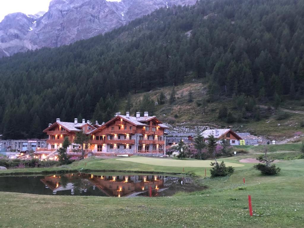 3 Chalets Aparthotel เบรยล์-แชร์วิเนีย ภายนอก รูปภาพ
